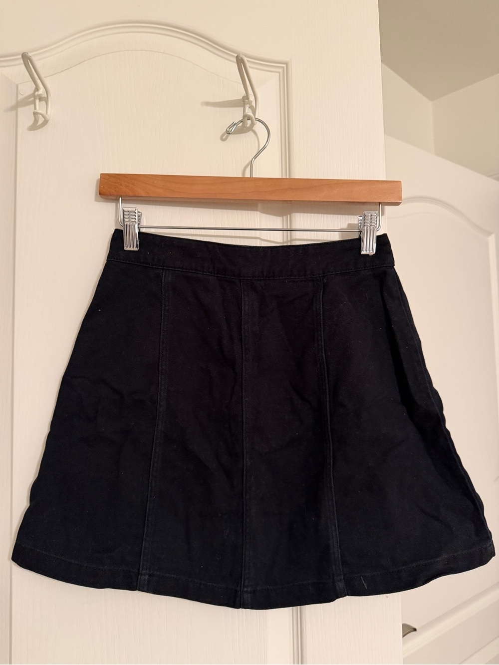 H&M Black Button-Front A-Line Mini Skirt - Picture 3 of 3